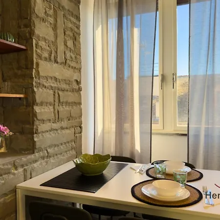 Apartament Beaches 1 Min Away - Free Wifi - Smart Tv - Ac