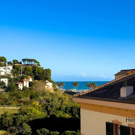 Beaches 1 Min Away - Free Wifi - Smart Tv - Ac *