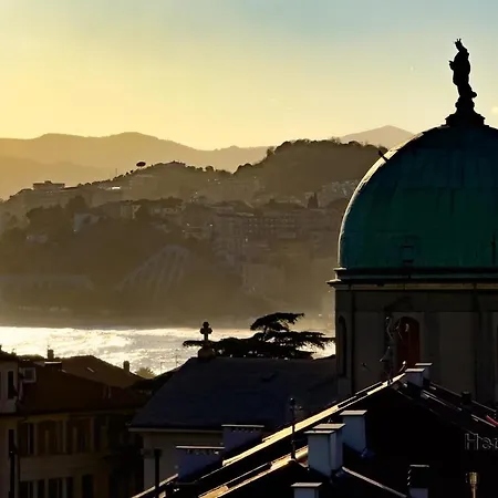 Beaches 1 Min Away - Free Wifi - Smart Tv - Ac